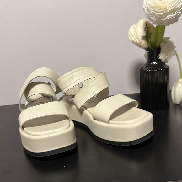 Zara leather summer sandals. NWT, size 37 but they fit perfectly to size 36. - Picture 5 of 10
